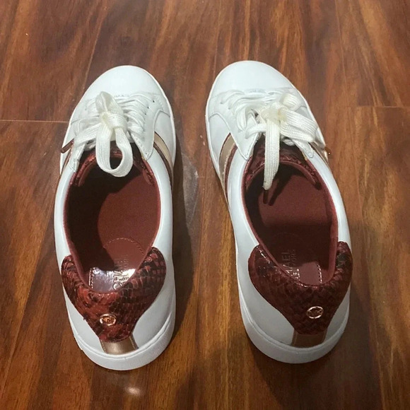 MICHAEL Michael Kors Irving Side-Striped Sneakers size 9 NWOB - Picture 2 of 11